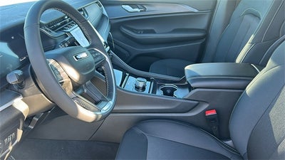 2025 Jeep Grand Cherokee GRAND CHEROKEE L LAREDO X 4X2