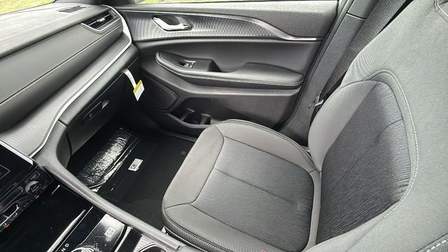 2026 Jeep Grand Cherokee GRAND CHEROKEE L LAREDO 4X2