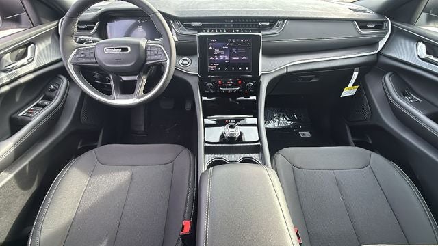 2025 Jeep Grand Cherokee GRAND CHEROKEE L LAREDO 4X2