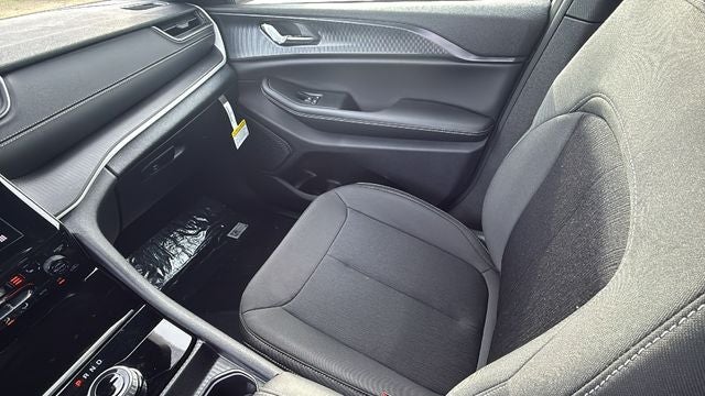 2025 Jeep Grand Cherokee GRAND CHEROKEE L LAREDO 4X2