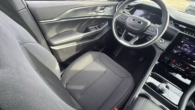 2025 Jeep Grand Cherokee GRAND CHEROKEE L LAREDO 4X2