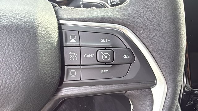 2025 Jeep Grand Cherokee GRAND CHEROKEE L LAREDO 4X2