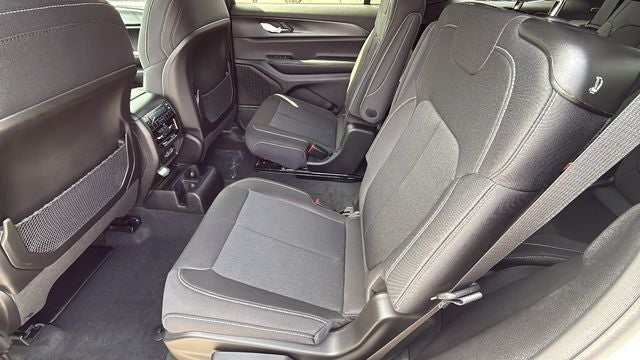 2026 Jeep Grand Cherokee GRAND CHEROKEE L LAREDO X 4X2