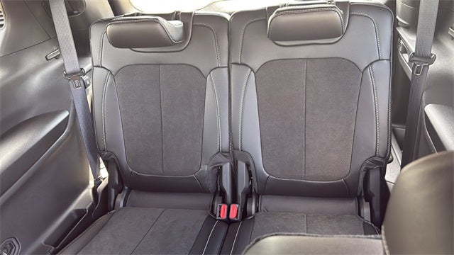 2025 Jeep Grand Cherokee GRAND CHEROKEE L ALTITUDE 4X2