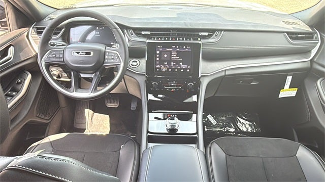 2025 Jeep Grand Cherokee GRAND CHEROKEE L ALTITUDE 4X2