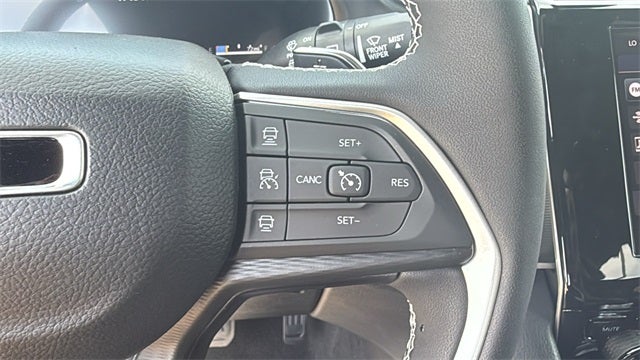 2025 Jeep Grand Cherokee GRAND CHEROKEE L ALTITUDE 4X2