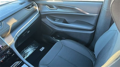 2025 Jeep Grand Cherokee GRAND CHEROKEE L LAREDO X 4X2