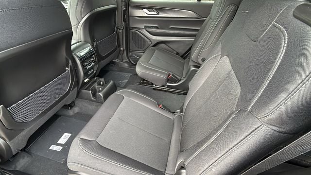 2026 Jeep Grand Cherokee GRAND CHEROKEE L LAREDO X 4X2