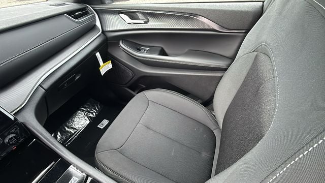 2026 Jeep Grand Cherokee GRAND CHEROKEE L LAREDO X 4X2