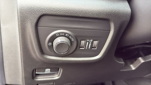 2026 Jeep Grand Cherokee GRAND CHEROKEE L LAREDO 4X2