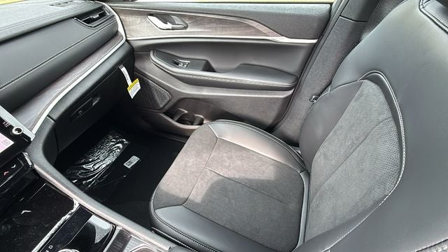 2026 Jeep Grand Cherokee GRAND CHEROKEE L LAREDO ALTITUDE 4X2