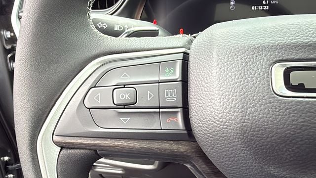 2027 Jeep Grand Cherokee GRAND CHEROKEE L LAREDO ALTITUDE 4X2