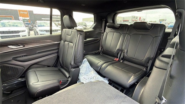 2025 Jeep Grand Cherokee GRAND CHEROKEE L LIMITED 4X2