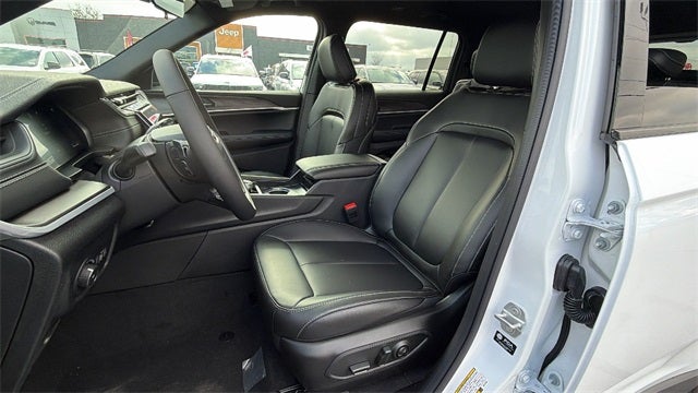 2025 Jeep Grand Cherokee GRAND CHEROKEE L LIMITED 4X2