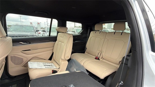 2025 Jeep Grand Cherokee GRAND CHEROKEE L LIMITED 4X2