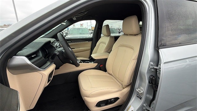 2025 Jeep Grand Cherokee GRAND CHEROKEE L LIMITED 4X2