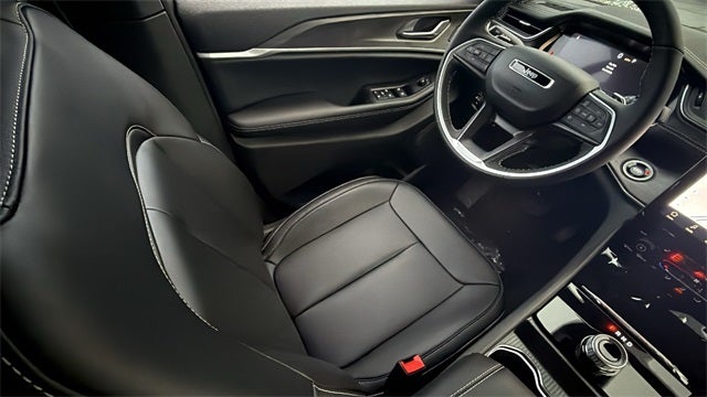 2025 Jeep Grand Cherokee GRAND CHEROKEE L LIMITED 4X2