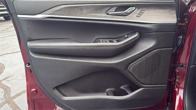 2025 Jeep Grand Cherokee GRAND CHEROKEE L LIMITED 4X2