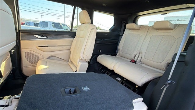 2025 Jeep Grand Cherokee GRAND CHEROKEE L LIMITED 4X2