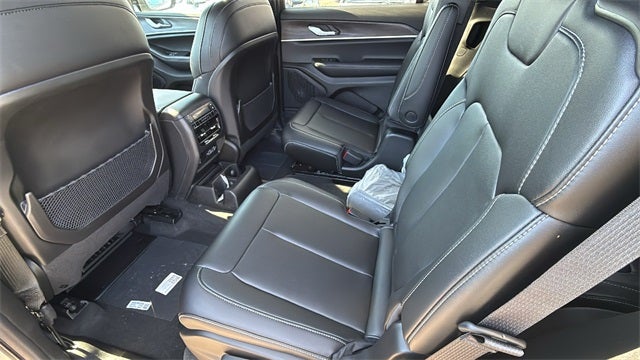 2025 Jeep Grand Cherokee GRAND CHEROKEE L LIMITED 4X2