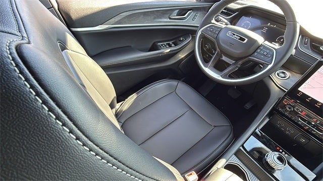 2025 Jeep Grand Cherokee GRAND CHEROKEE L LIMITED 4X2