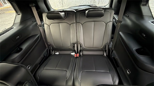 2025 Jeep Grand Cherokee GRAND CHEROKEE L LIMITED 4X2