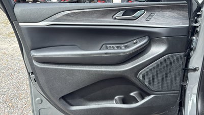 2027 Jeep Grand Cherokee GRAND CHEROKEE L LIMITED 4X2
