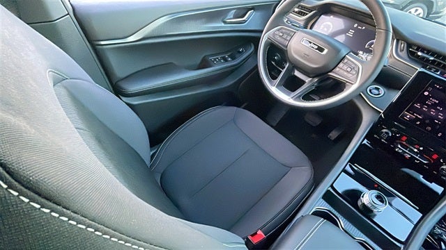 2025 Jeep Grand Cherokee GRAND CHEROKEE L LAREDO X 4X4