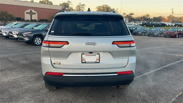2025 Jeep Grand Cherokee GRAND CHEROKEE L LAREDO X 4X4