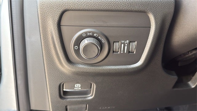 2025 Jeep Grand Cherokee GRAND CHEROKEE L LAREDO X 4X4