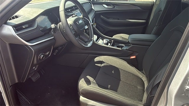 2025 Jeep Grand Cherokee GRAND CHEROKEE L LAREDO X 4X4