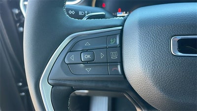 2025 Jeep Grand Cherokee GRAND CHEROKEE L LAREDO X 4X4