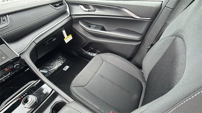 2025 Jeep Grand Cherokee GRAND CHEROKEE L LAREDO X 4X4