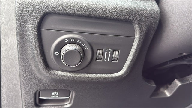 2025 Jeep Grand Cherokee GRAND CHEROKEE L LAREDO X 4X4