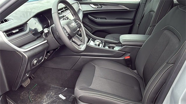 2025 Jeep Grand Cherokee GRAND CHEROKEE L LAREDO X 4X4