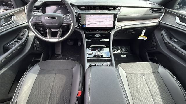 2026 Jeep Grand Cherokee GRAND CHEROKEE L LAREDO ALTITUDE 4X4