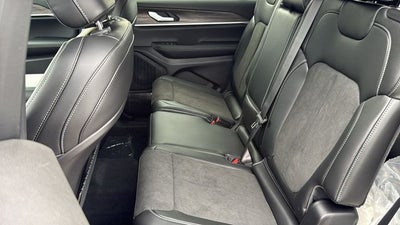2027 Jeep Grand Cherokee GRAND CHEROKEE L LAREDO ALTITUDE 4X4