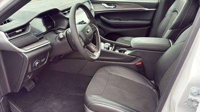 2027 Jeep Grand Cherokee GRAND CHEROKEE L LAREDO ALTITUDE 4X4