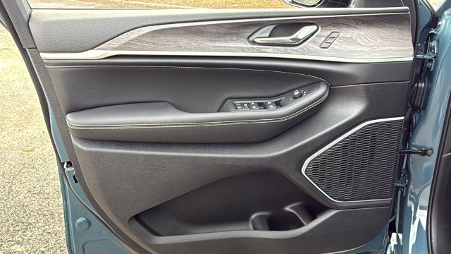 2027 Jeep Grand Cherokee GRAND CHEROKEE L LIMITED RESERVE 4X4