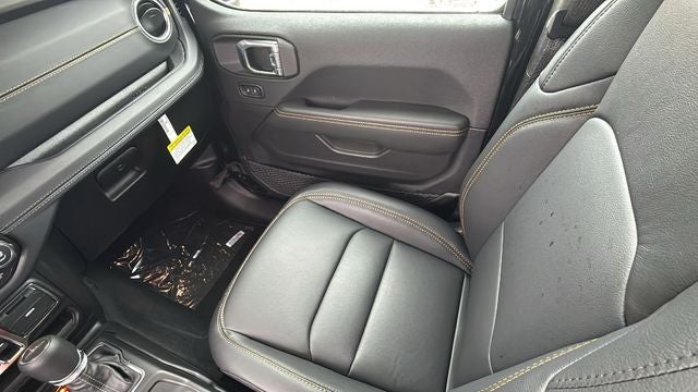 2026 Jeep Gladiator GLADIATOR SAHARA 4X4