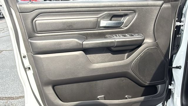 2026 RAM 1500 RAM 1500 EXPRESS QUAD CAB 4X2 6'4' BOX