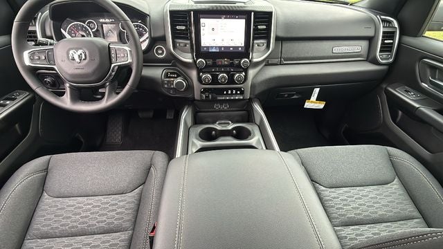 2027 RAM Ram 1500 RAM 1500 BIG HORN CREW CAB 4X4 5'7' BOX