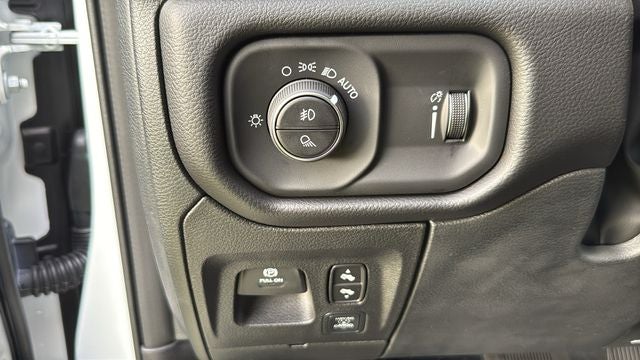 2027 RAM Ram 1500 RAM 1500 BIG HORN CREW CAB 4X4 5'7' BOX