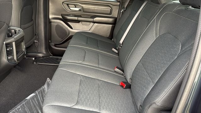 2027 RAM Ram 1500 RAM 1500 EXPRESS CREW CAB 4X4 5'7' BOX