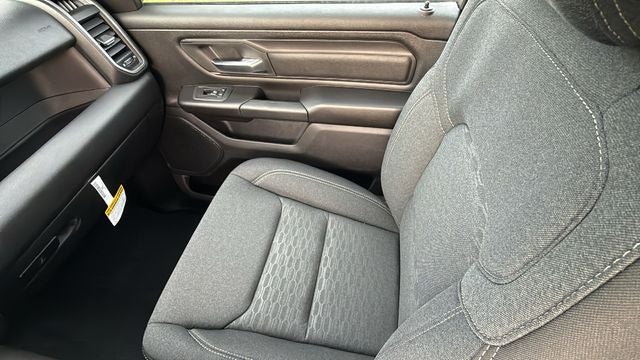 2027 RAM Ram 1500 RAM 1500 EXPRESS CREW CAB 4X4 5'7' BOX