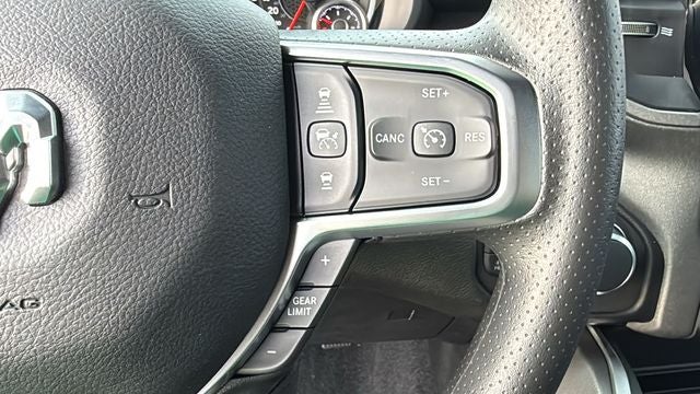 2027 RAM Ram 1500 RAM 1500 EXPRESS CREW CAB 4X4 5'7' BOX
