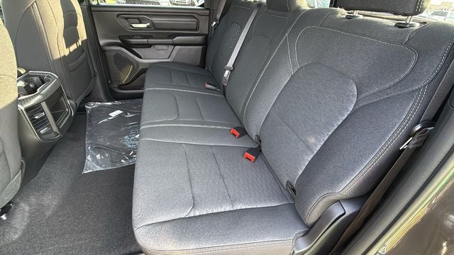 2027 RAM Ram 1500 RAM 1500 EXPRESS CREW CAB 4X4 5'7' BOX