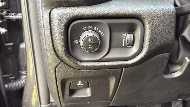 2027 RAM Ram 1500 RAM 1500 EXPRESS CREW CAB 4X4 5'7' BOX