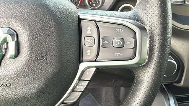2027 RAM Ram 1500 RAM 1500 EXPRESS CREW CAB 4X4 5'7' BOX