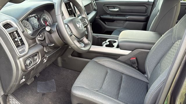 2027 RAM Ram 1500 RAM 1500 EXPRESS CREW CAB 4X4 5'7' BOX
